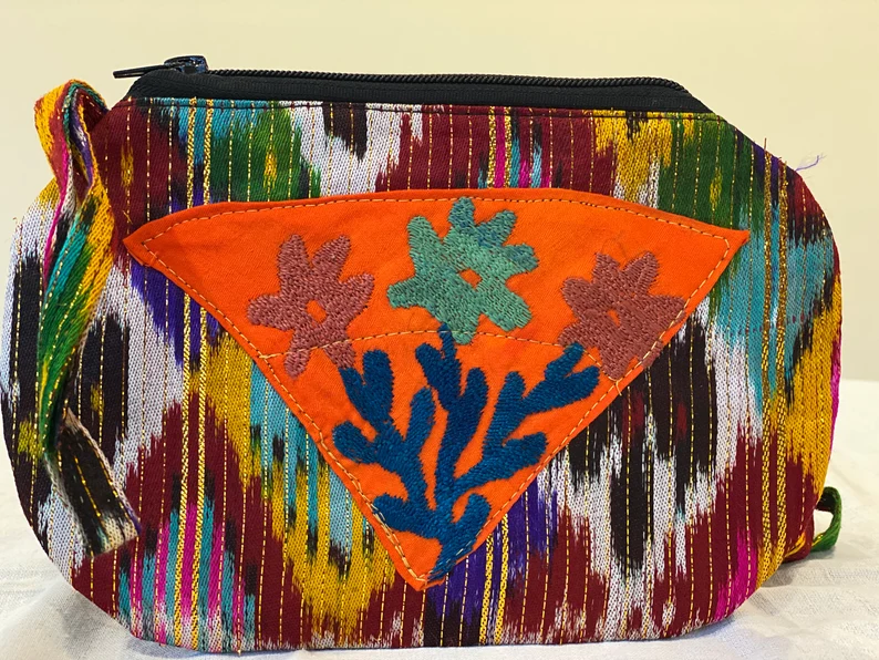 Oinacha - Mirror. The embroidery wallet for ladies with vintage fabric - Image 4
