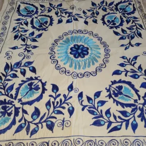 Embroidered table cloth-"Bahor"