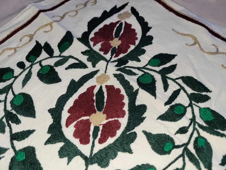 Embroidered table cloth - "Bahor" - Image 2