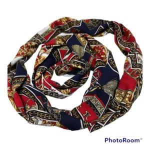 Soft scarf with king carriage pattern