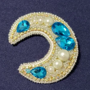 The Brooch “Moon”