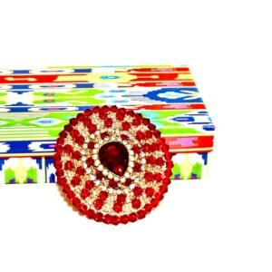 The Brooch “Queen”